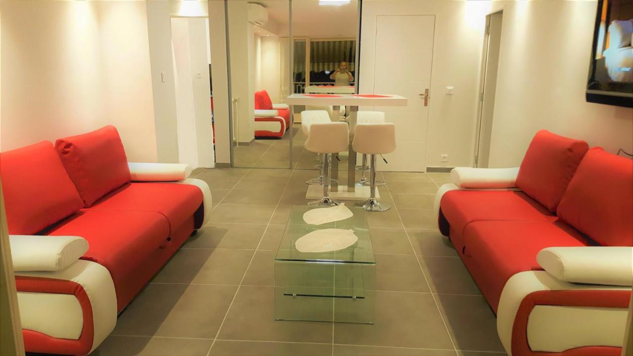 SAS MEREDITH location appartements CANNES centre-ville Extérieur photo