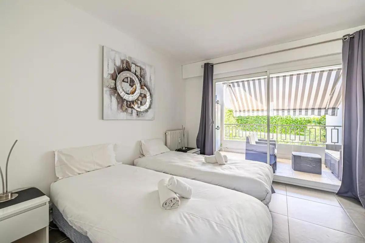 SAS MEREDITH location appartements CANNES centre-ville Extérieur photo
