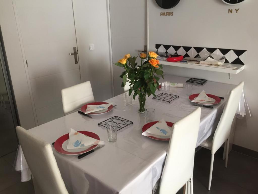 SAS MEREDITH location appartements CANNES centre-ville Extérieur photo
