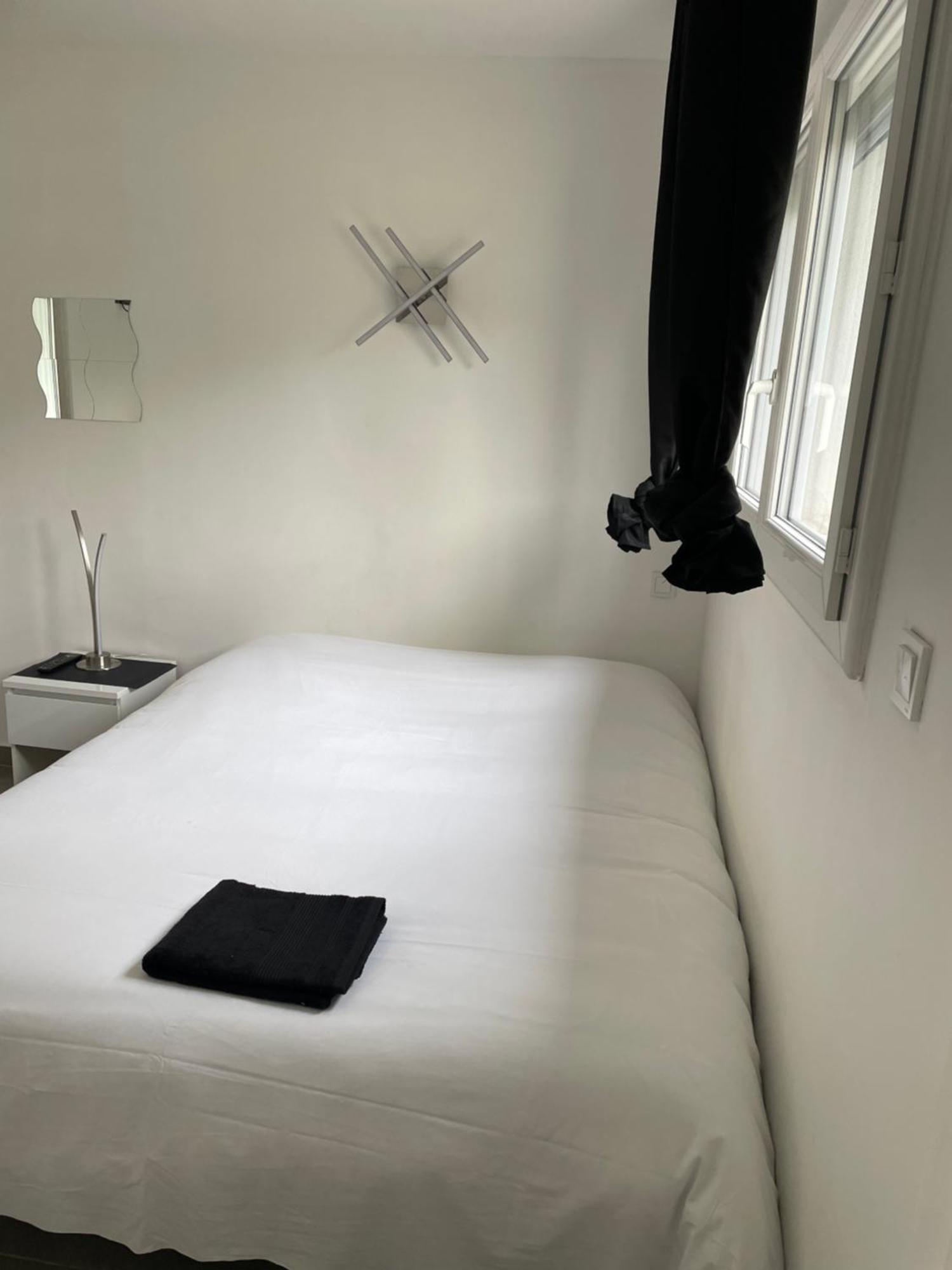 SAS MEREDITH location appartements CANNES centre-ville Extérieur photo